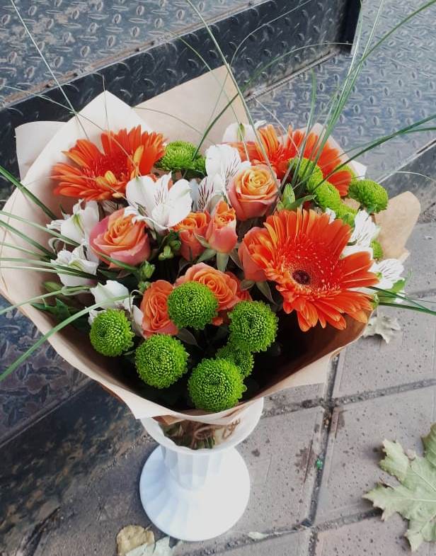 Букет цветов из: Герберы, Хризантемы, Альстромерии и Розы в Экажево