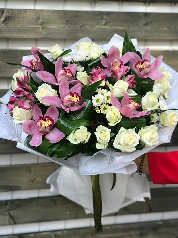 Букет цветов из: Розы и Хризантемы в Экажево