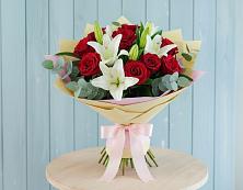 Букет цветов из:  Лилии и Розы в Экажево