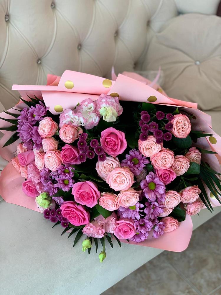 Букет цветов из: Хризантемы, Розы и Лизиантусы в Экажево