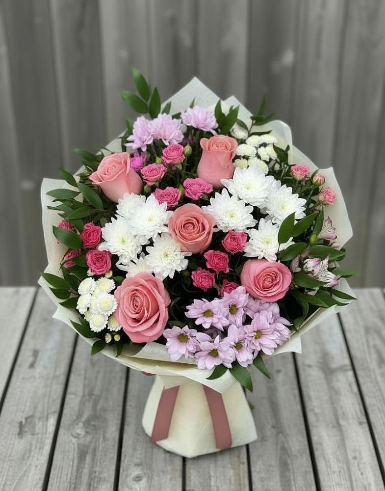 Букет цветов из: Альстромерии, Гвоздики, Розы и Хризантемы в Экажево