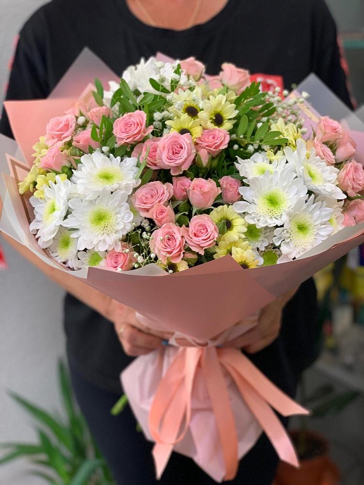 Букет цветов из: Розы и Хризантемы в Экажево