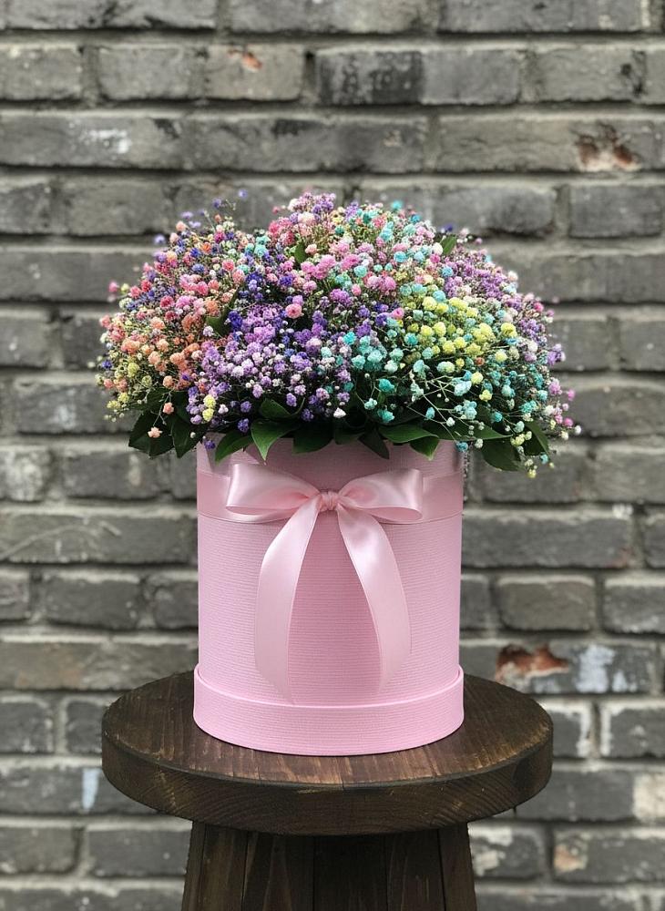 Цветочная композиция из Гипсофила и Розы в шляпной коробке в Экажево