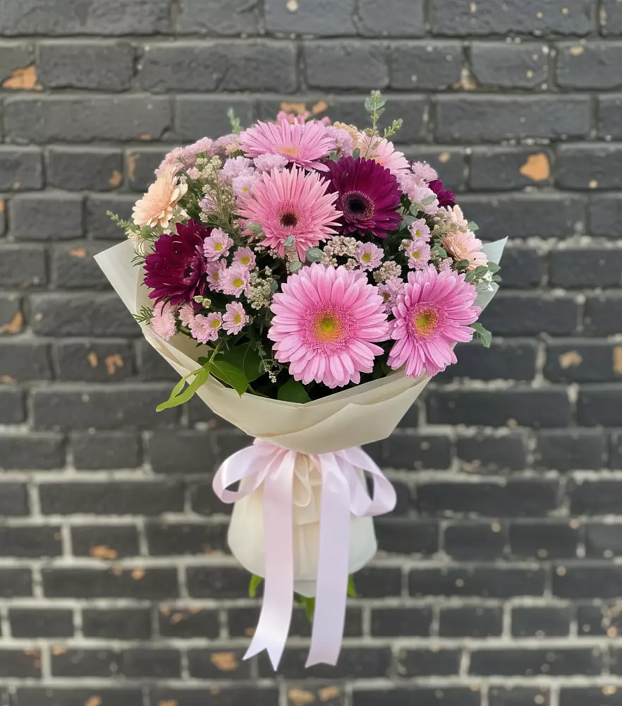 Букет цветов из: Герберы и Хризантемы в Экажево