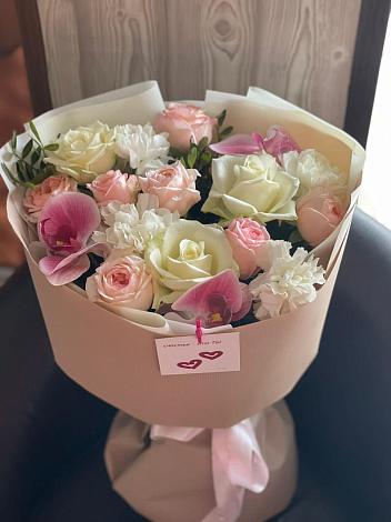Букет цветов из: Орхидеи, Розы и Гвоздики в Экажево