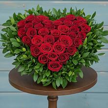 Цветочная композиция из Розы в виде сердца в Экажево