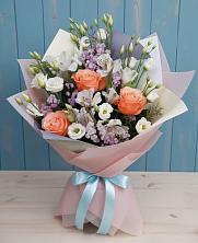 Букет цветов из:  Лизиантусы, Розы, Альстромерии и Гипсофила в Экажево