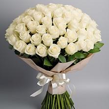 Букет 101 беля роза Белоснежка в Экажево