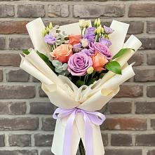 Букет цветов из:  Лизиантусы и Розы в Экажево