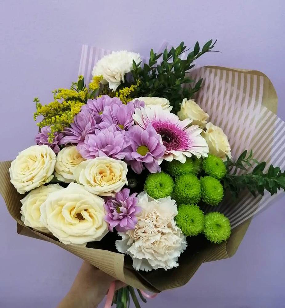 Букет цветов из: Хризантемы, Розы, Гвоздики и Герберы в Экажево