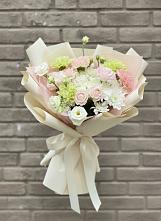 Букет цветов из:  Гвоздики, Розы, Лизиантусы и Хризантемы #REPLACE_PRED# Экажево