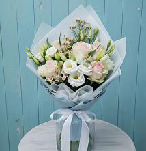 Букет цветов из:  Розы и Лизиантусы в Экажево