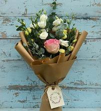 Букет цветов из:  Розы и Лизиантусы в Экажево
