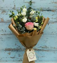 Букет цветов из:  Розы и Лизиантусы в Экажево