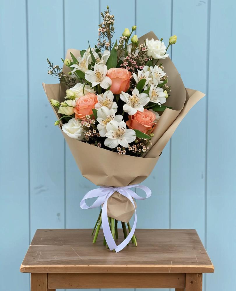 Букет цветов из: Альстромерии, Лизиантусы, Розы и Хризантемы в Экажево