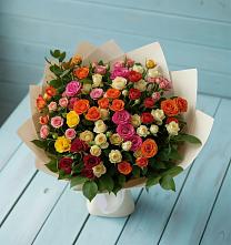 Букет Микс из разноцветных кустовых роз в Экажево